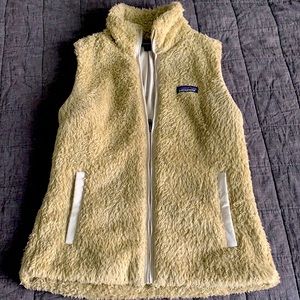 Patagonia, Women’s Faux Fur Vest in Sand
